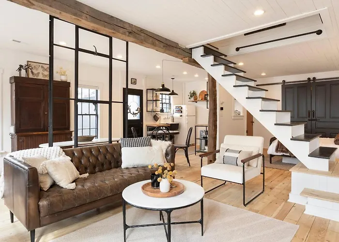 Historic Getaway Near Downtown Holiday home