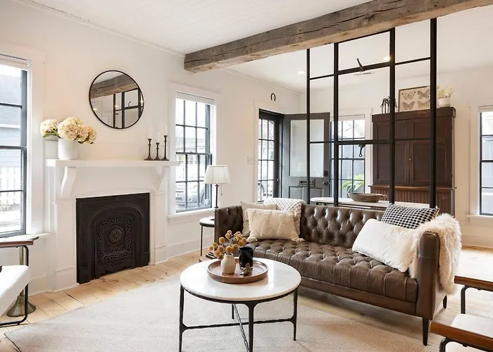 Historic Getaway Near Downtown Holiday home *