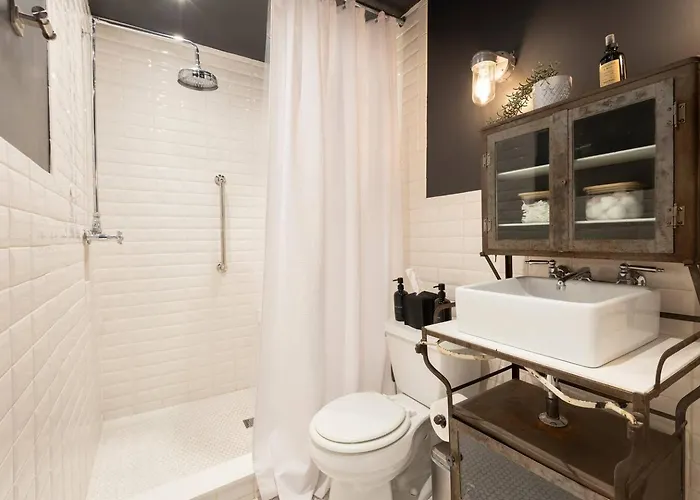 Historic Getaway Near Downtown Holiday home